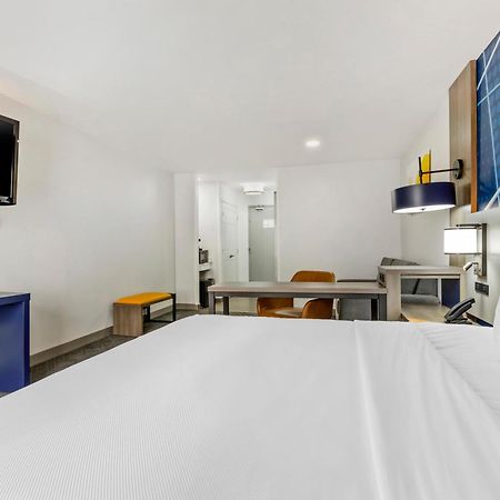 Comfort Inn & Suites Irving Las Colinas Dfw מראה חיצוני תמונה