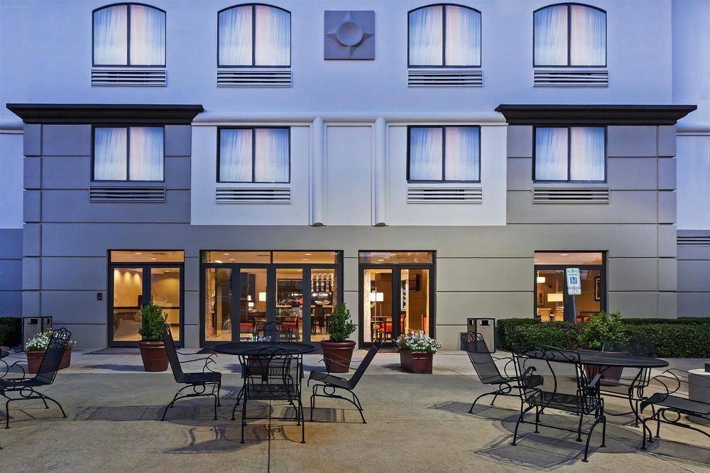 Comfort Inn & Suites Irving Las Colinas Dfw מראה חיצוני תמונה