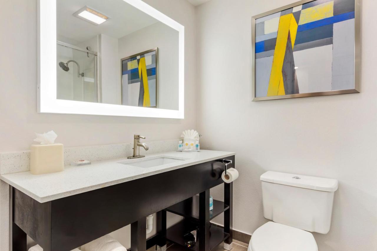 Comfort Inn & Suites Irving Las Colinas Dfw מראה חיצוני תמונה