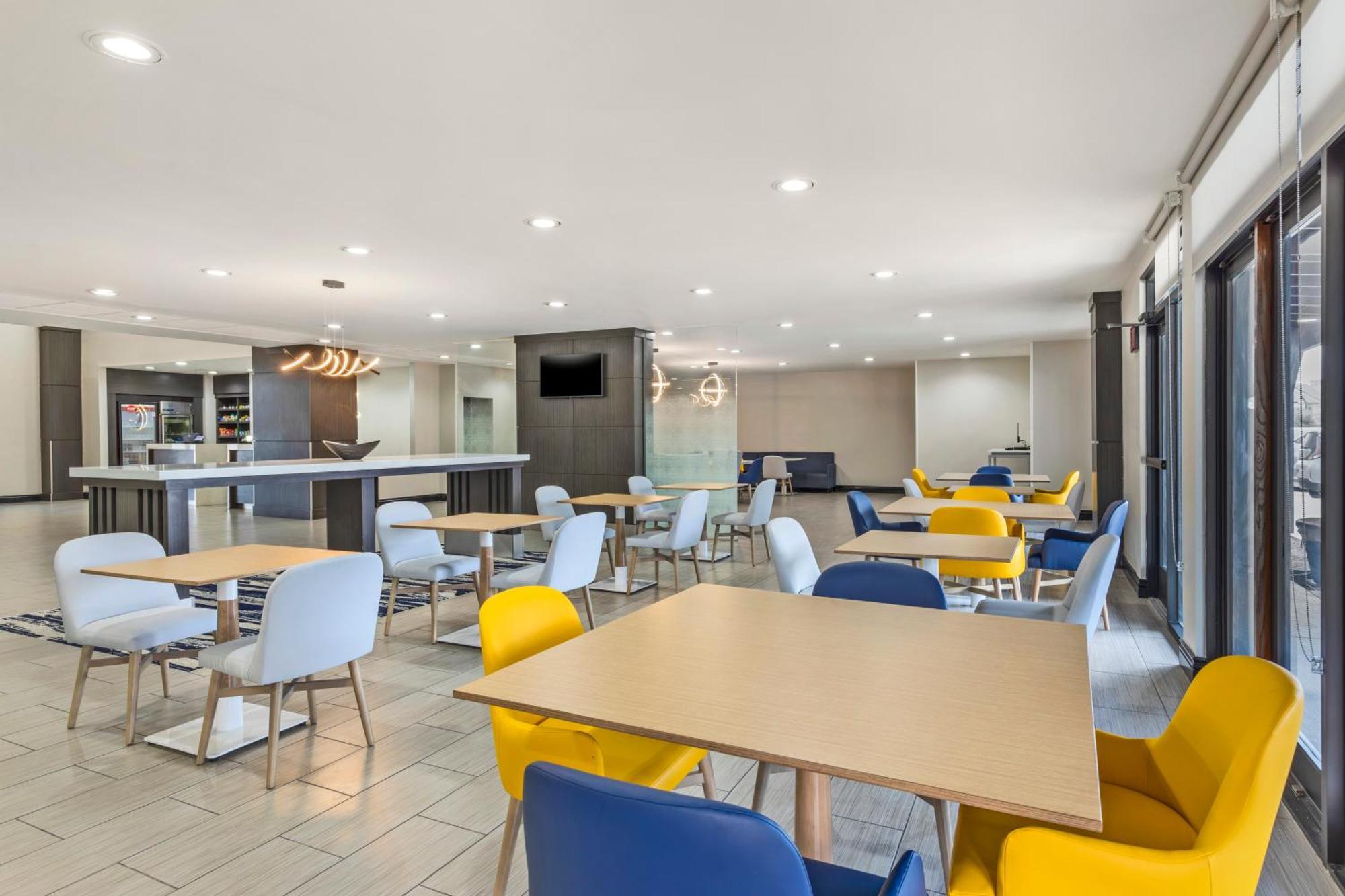 Comfort Inn & Suites Irving Las Colinas Dfw מראה חיצוני תמונה