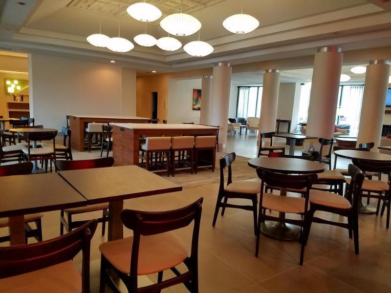 Comfort Inn & Suites Irving Las Colinas Dfw מראה חיצוני תמונה